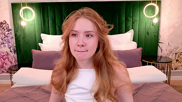 Snapshot of MichelleReid chatting on March 2025 03:13:01 AM MichelleReid online show from March 2025 03:13:01 AM