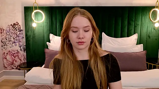 Snapshot of MichelleReid chatting on March 2025 03:11:01 AM MichelleReid online show from March 2025 03:11:01 AM