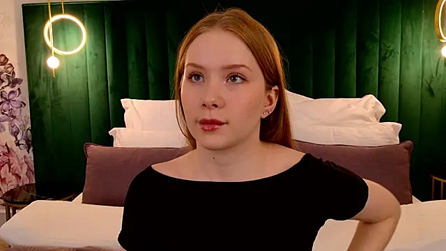 Snapshot of MichelleReid chatting on March 2025 03:09:02 AM MichelleReid online show from March 2025 03:09:02 AM