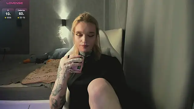 Snapshot of Simona_Rain chatting on December 2025 12:42:01 AM Simona Rain online show from December 2025 12:42:01 AM