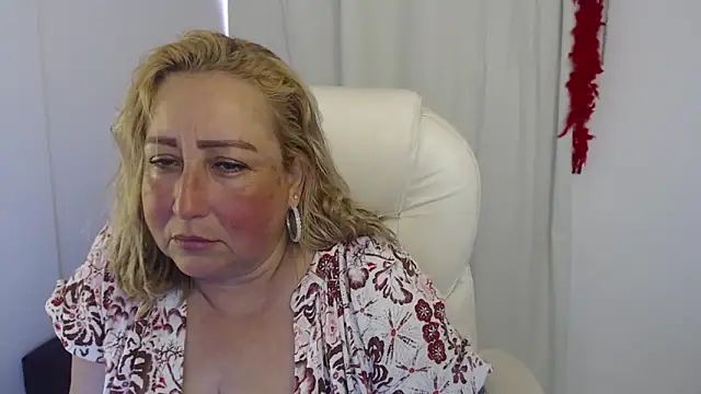 Xileny-Halliwey online show from October 2025 05:02:02 PM