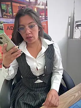 LIZ-06  online show from November 2025 12:49:02 PM