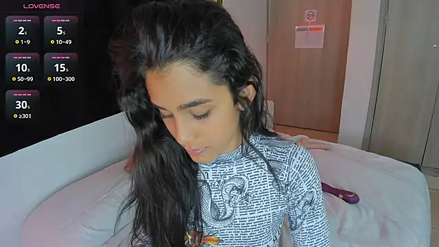 Snapshot of Ambeer_Rousess chatting on March 2025 11:57:02 PM Ambeer Rousess online show from March 2025 11:57:02 PM