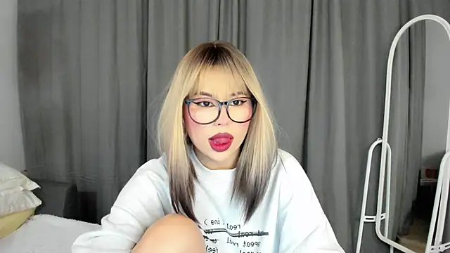 Snapshot of may_mia chatting on February 2025 10:25:02 PM may mia online show from February 2025 10:25:02 PM