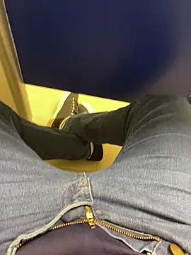 Snapshot of FabioF698 chatting on December 2024 08:50:02 PM FabioF698 online show from December 2024 08:50:02 PM