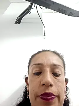 Snapshot of yaz_guzman chatting on February 2025 10:26:01 PM yaz guzman online show from February 2025 10:26:01 PM