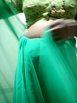 Snapshot of Cute-chinny chatting on February 2025 04:14:02 AM Cute-chinny online show from February 2025 04:14:02 AM