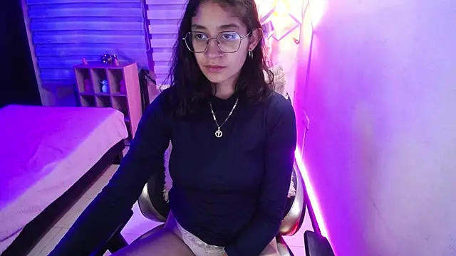 Snapshot of Lili_Gomez_ chatting on January 2025 03:46:02 PM Lili Gomez online show from January 2025 03:46:02 PM