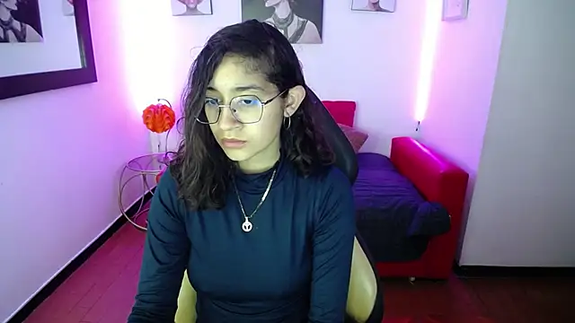 Snapshot of Lili_Gomez_ chatting on January 2025 12:19:02 PM Lili Gomez online show from January 2025 12:19:02 PM