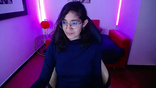 Snapshot of Lili_Gomez_ chatting on January 2025 03:22:01 PM Lili Gomez online show from January 2025 03:22:01 PM