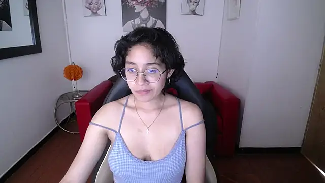 Snapshot of Lili_Gomez_ chatting on February 2025 05:09:01 PM Lili Gomez online show from February 2025 05:09:01 PM