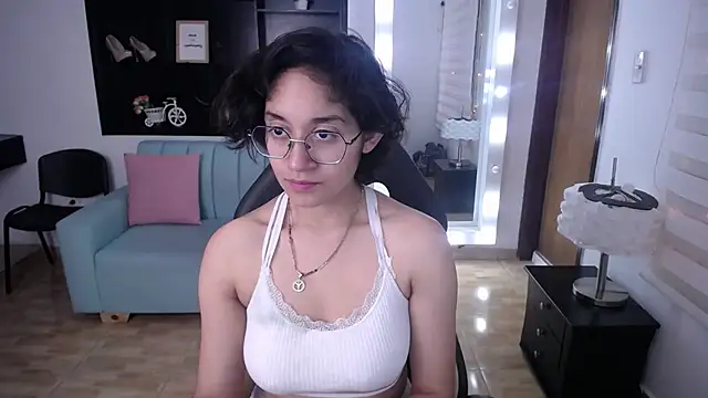 Snapshot of Lili_Gomez_ chatting on March 2025 01:56:02 PM Lili Gomez online show from March 2025 01:56:02 PM