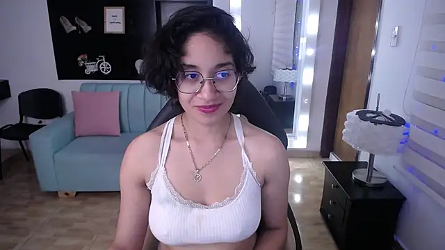 Snapshot of Lili_Gomez_ chatting on March 2025 05:02:01 PM Lili Gomez online show from March 2025 05:02:01 PM