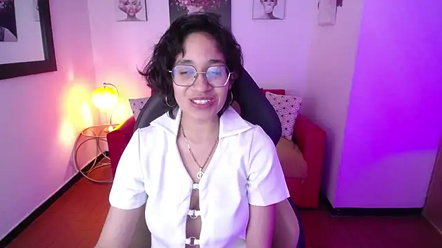 Snapshot of Lili_Gomez_ chatting on March 2025 04:58:02 PM Lili Gomez online show from March 2025 04:58:02 PM