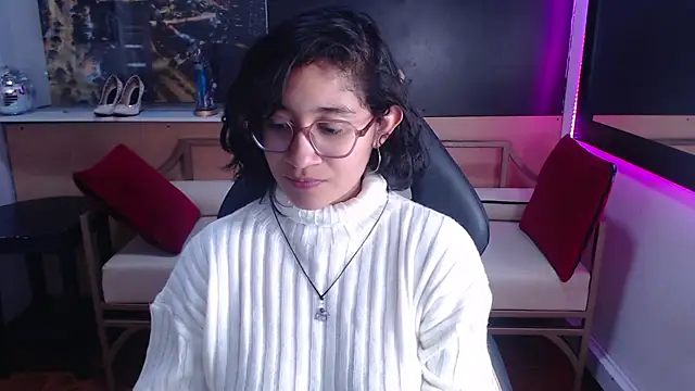 Snapshot of Lili_Gomez_ chatting on September 2025 02:05:02 PM Lili Gomez online show from September 2025 02:05:02 PM
