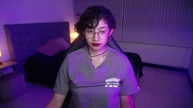 Snapshot of Lili_Gomez_ chatting on October 2025 01:11:01 PM Lili Gomez online show from October 2025 01:11:01 PM