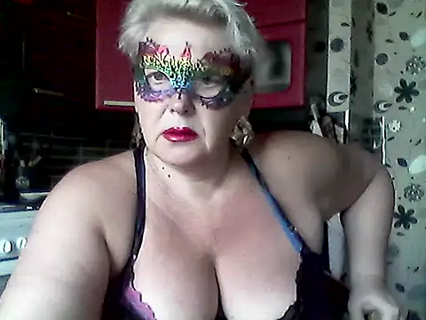 Lisa Suzie online show from May 2026 07:04:02 AM