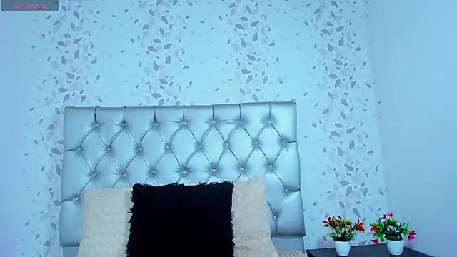 Snapshot of candymery chatting on January 2025 07:34:01 PM candymery online show from January 2025 07:34:01 PM