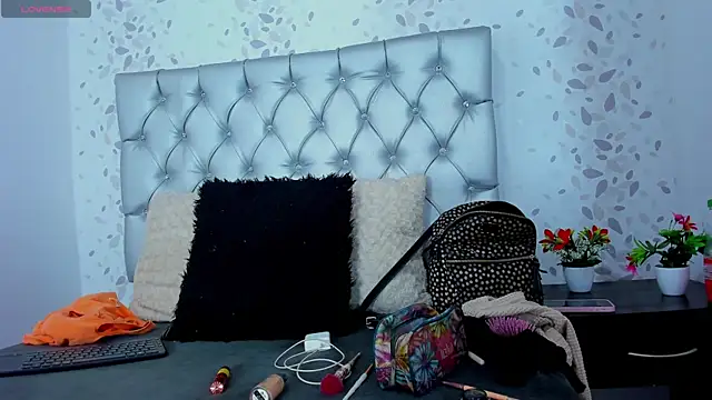 Snapshot of candymery chatting on January 2025 06:33:02 PM candymery online show from January 2025 06:33:02 PM