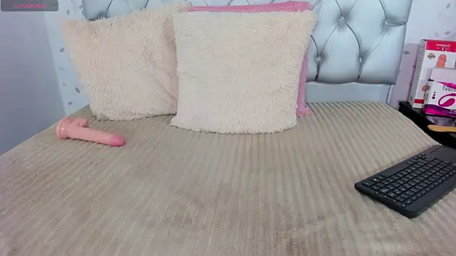 Snapshot of candymery chatting on January 2025 10:19:01 PM candymery online show from January 2025 10:19:01 PM