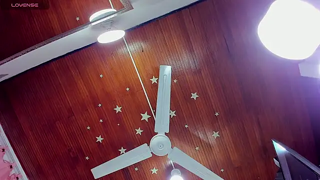 Snapshot of candymery chatting on February 2025 11:06:02 PM candymery online show from February 2025 11:06:02 PM