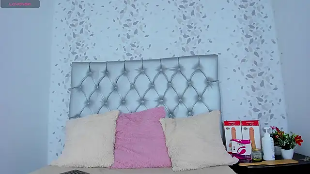 Snapshot of candymery chatting on February 2025 07:38:01 PM candymery online show from February 2025 07:38:01 PM