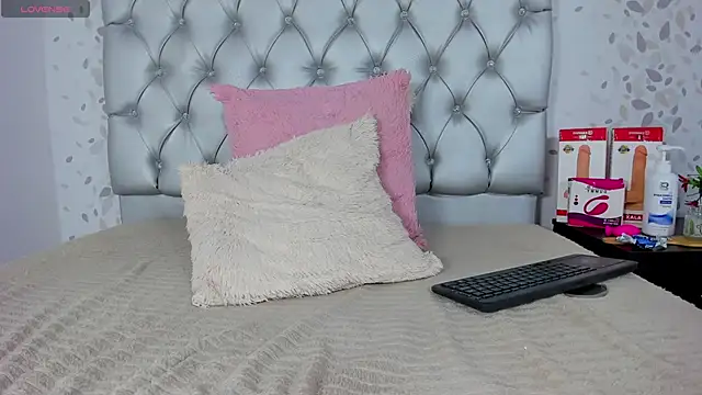 Snapshot of candymery chatting on February 2025 07:14:02 PM candymery online show from February 2025 07:14:02 PM