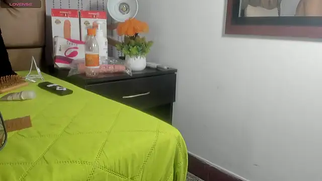 Snapshot of candymery chatting on September 2025 07:02:02 PM candymery online show from September 2025 07:02:02 PM