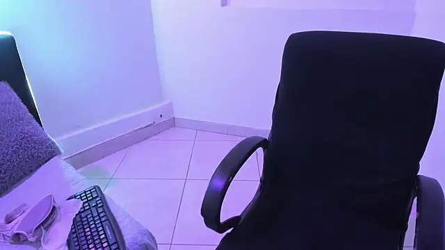 Emyli rousse  online show from January 2025 04:18:02 PM