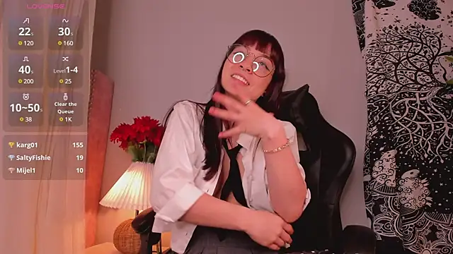 Lia Sweett  online show from February 2025 05:48:02 PM