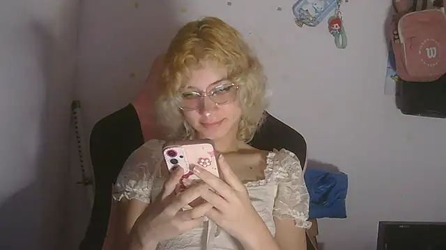 LadyhNigth online show from April 2026 11:25:02 PM
