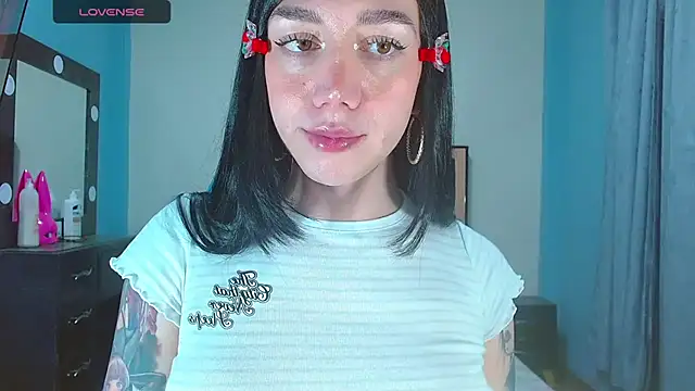 karla zambrano online show from April 2026 11:39:02 PM