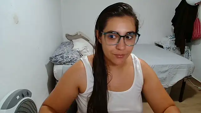 Ursumi1 online show from June 2026 10:07:01 PM
