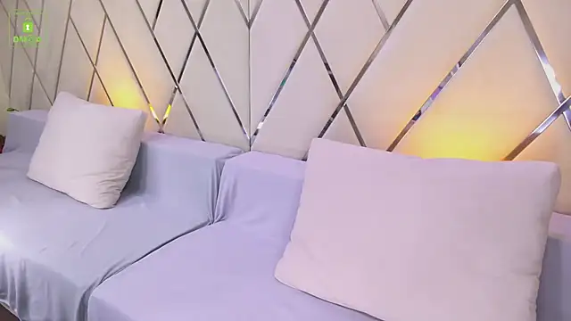 Ishtar Divine online show from January 2025 04:47:01 AM