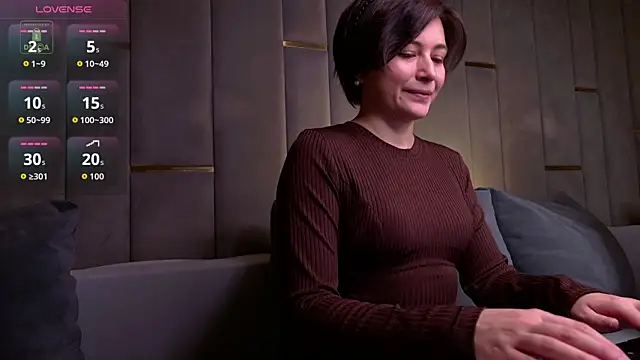 Ishtar Divine online show from November 2025 10:29:01 AM