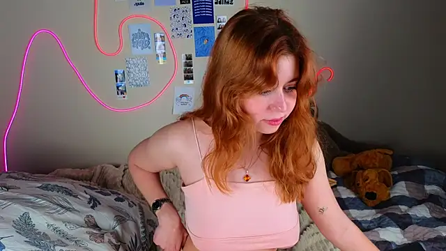 Snapshot of Penny_Staaar chatting on February 2025 12:05:01 AM Penny Staaar online show from February 2025 12:05:01 AM