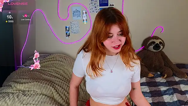 Snapshot of Penny_Staaar chatting on February 2025 03:16:01 PM Penny Staaar online show from February 2025 03:16:01 PM