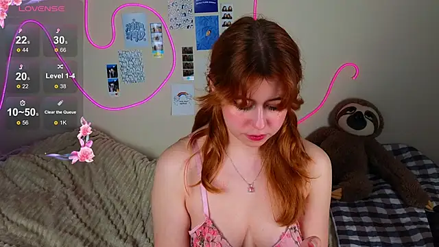 Snapshot of Penny_Staaar chatting on February 2025 06:31:01 PM Penny Staaar online show from February 2025 06:31:01 PM