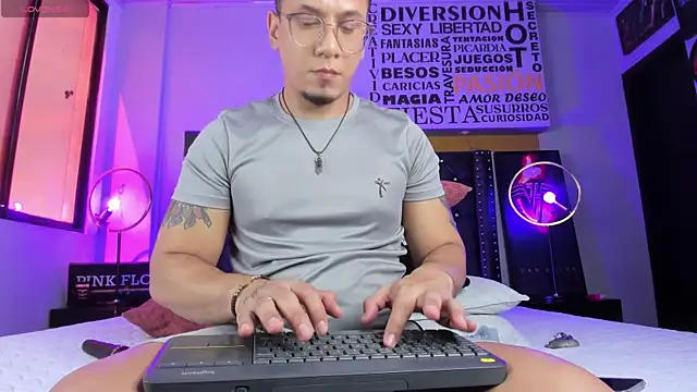 JoshMillerr  online show from May 2026 06:57:02 PM