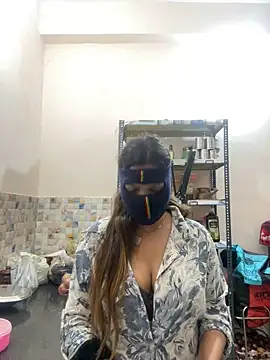 Snapshot of HoneyBearCpl chatting on February 2025 02:45:01 PM HoneyBearCpl online show from February 2025 02:45:01 PM