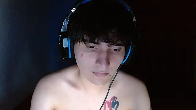 Snapshot of Charley_quin chatting on May 2026 01:34:02 AM Charley quin online show from May 2026 01:34:02 AM