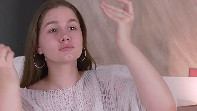 EllieHayes online show from April 2026 09:30:02 PM