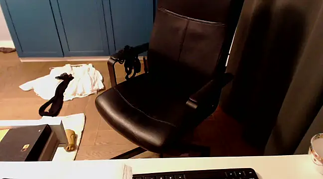 CuteMan33 online show from March 2025 01:10:01 AM