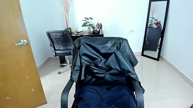 Adele Sweett online show from March 2025 01:23:02 PM