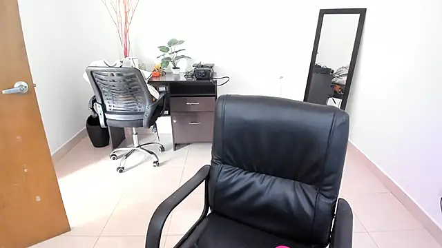 Adele Sweett online show from March 2025 07:23:02 PM