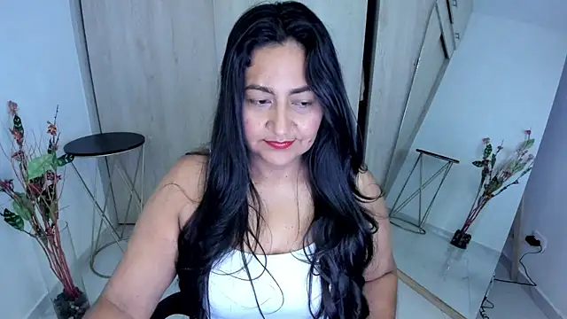 Snapshot of Adele_Sweett chatting on May 2026 10:34:02 AM Adele Sweett online show from May 2026 10:34:02 AM