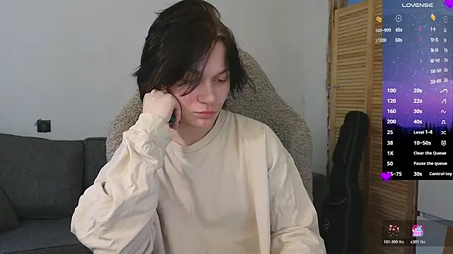 esajukyy online show from April 2026 01:01:01 PM