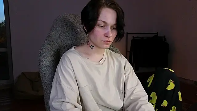 esajukyy online show from May 2026 03:20:01 PM