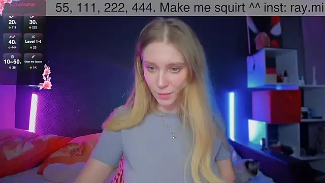 Snapshot of AliceMilman chatting on March 2025 01:31:02 PM AliceMilman online show from March 2025 01:31:02 PM