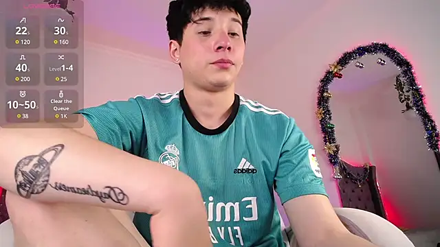 JustinMiller   online show from December 2024 07:40:01 AM